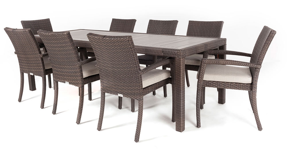 Table jardin rectangulaire Ciro à surface simili bois pour 8 à 10 personnes